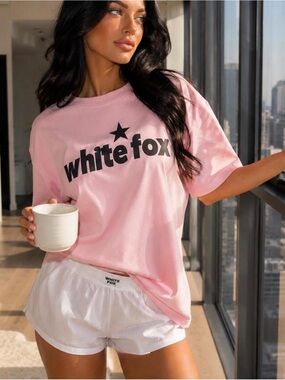 WHITE FOX Charli Oversized Tee Pink Relaxed Fit Viral Logo T Shirt Cozy OOTD NWT